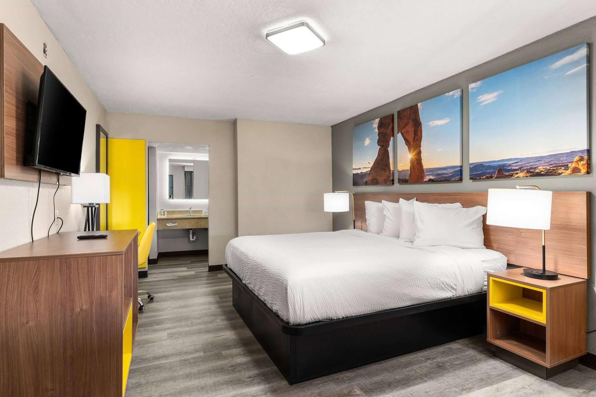 Days Inn By Wyndham Albuquerque Northeast Екстериор снимка