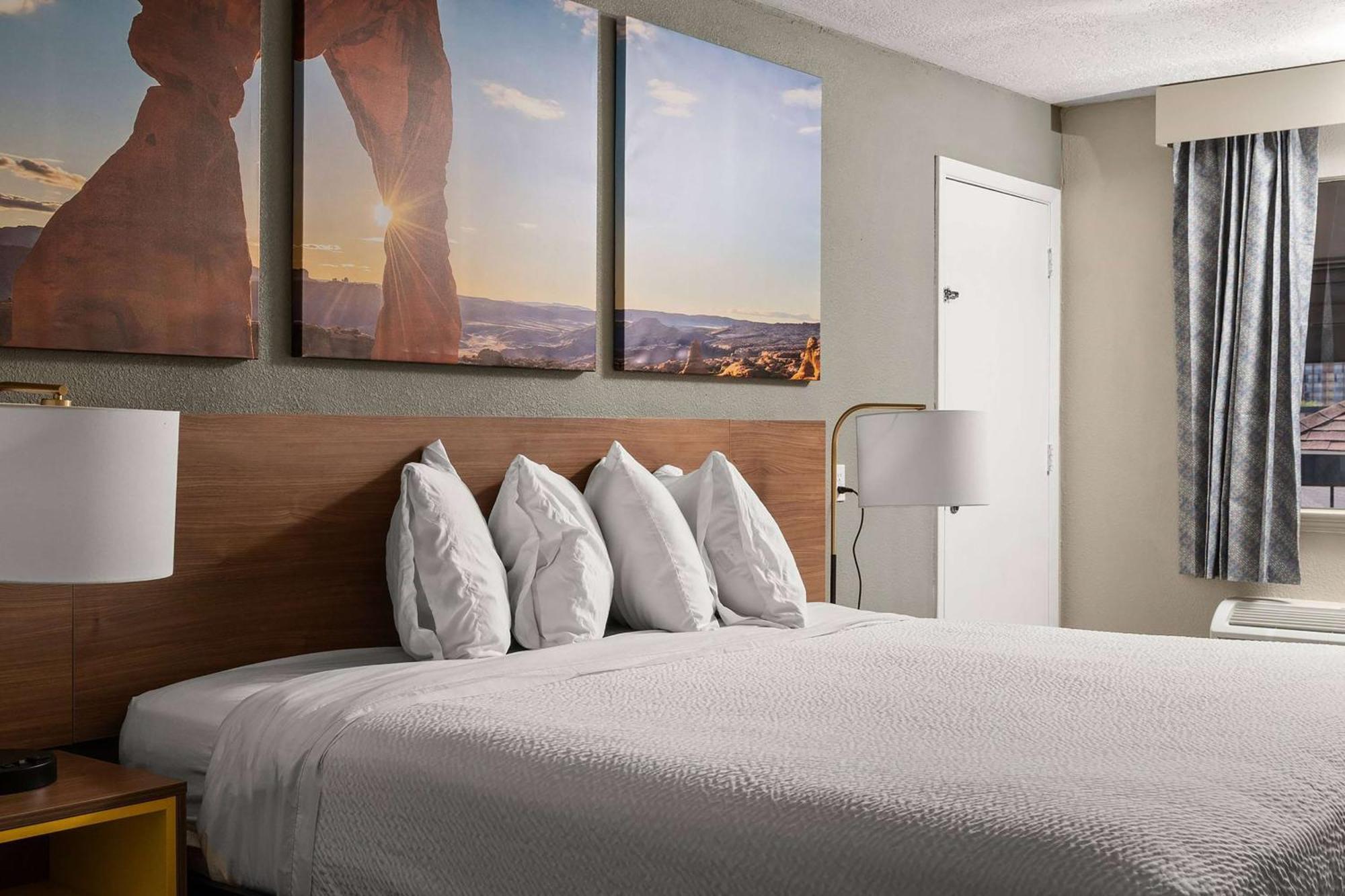 Days Inn By Wyndham Albuquerque Northeast Екстериор снимка