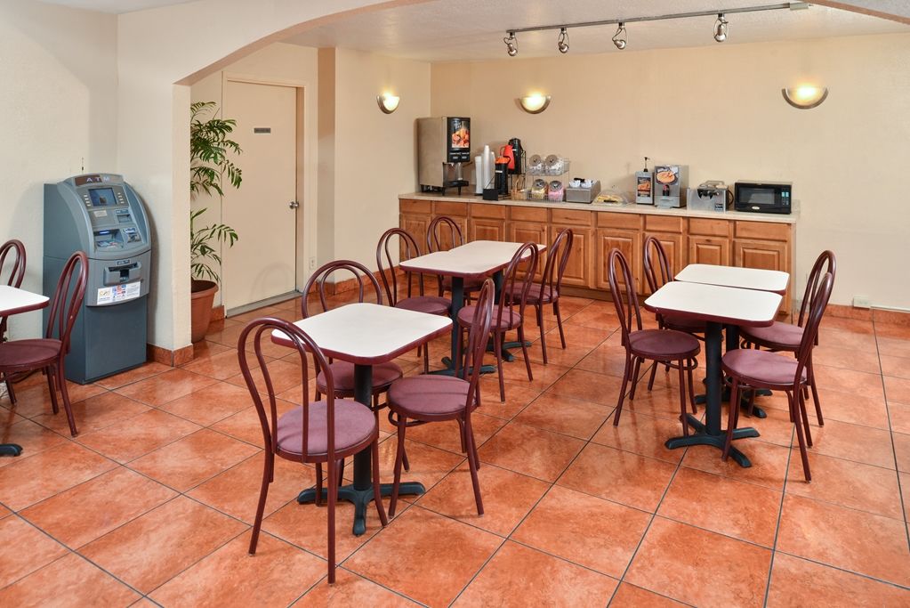 Days Inn By Wyndham Albuquerque Northeast Ресторант снимка