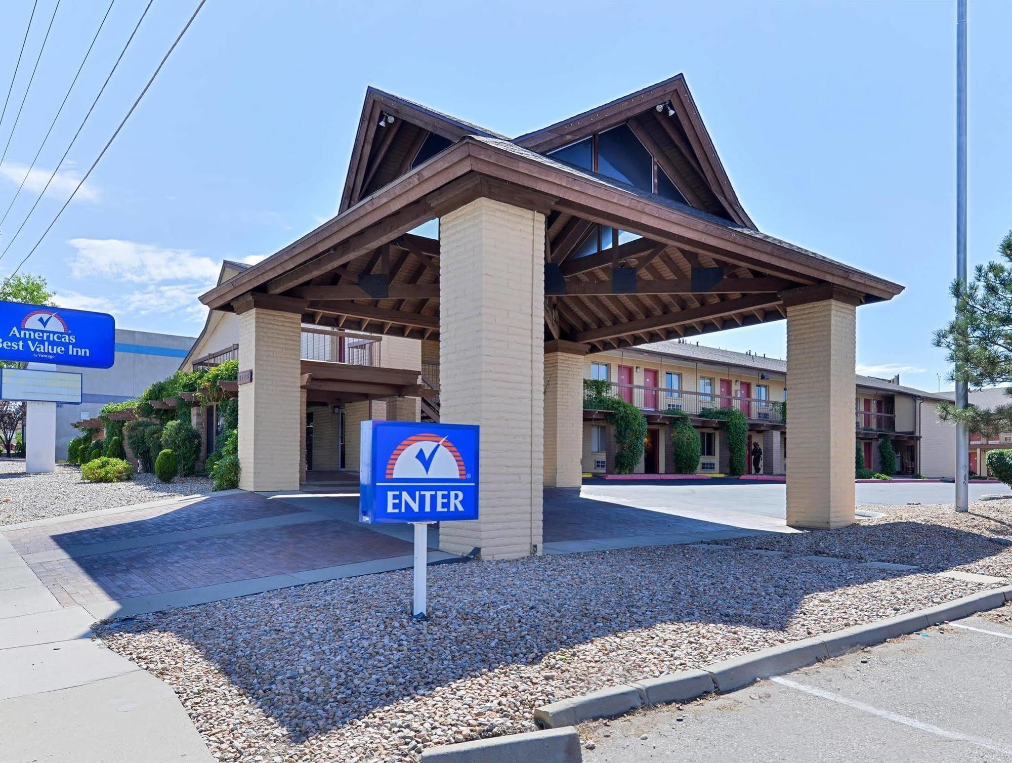 Days Inn By Wyndham Albuquerque Northeast Екстериор снимка