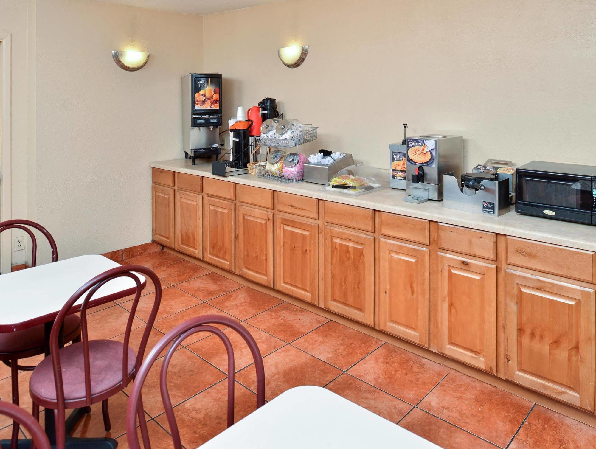 Days Inn By Wyndham Albuquerque Northeast Екстериор снимка
