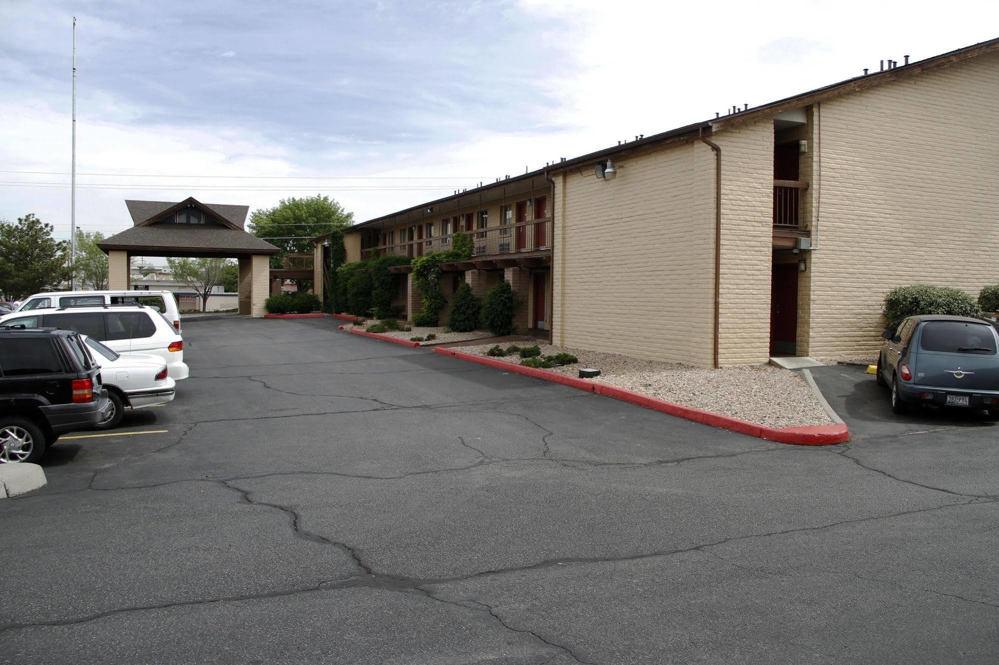 Days Inn By Wyndham Albuquerque Northeast Екстериор снимка